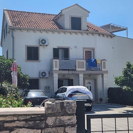 Apartmani Neva Supetar Εξωτερικό φωτογραφία
