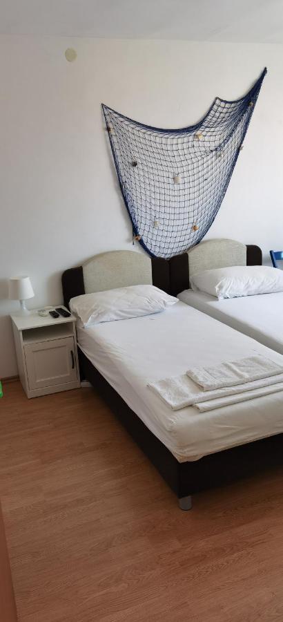 Apartmani Neva Supetar Εξωτερικό φωτογραφία
