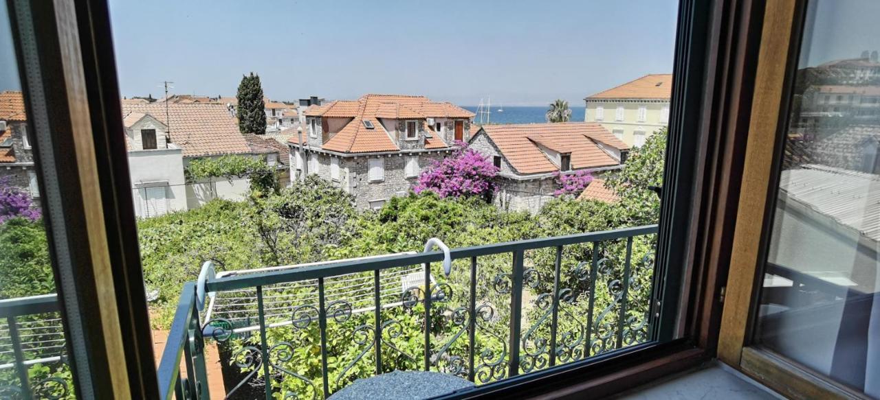 Apartmani Neva Supetar Εξωτερικό φωτογραφία