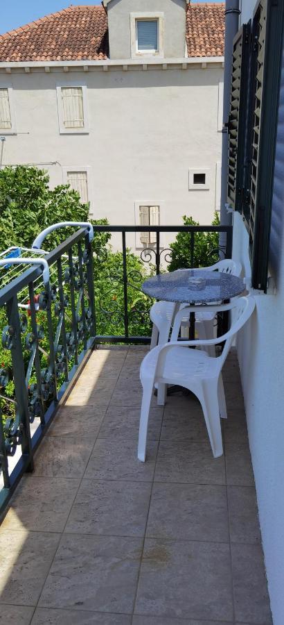 Apartmani Neva Supetar Εξωτερικό φωτογραφία