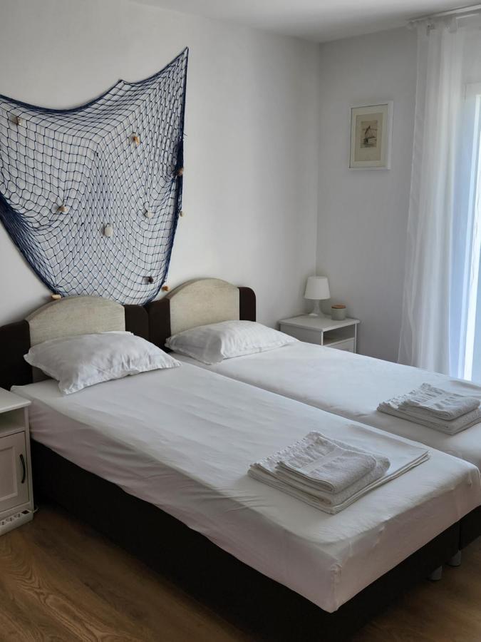 Apartmani Neva Supetar Εξωτερικό φωτογραφία