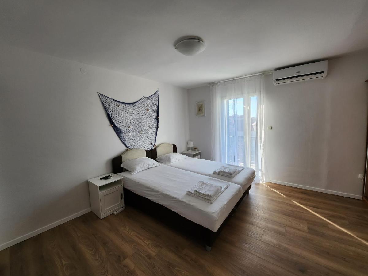 Apartmani Neva Supetar Εξωτερικό φωτογραφία