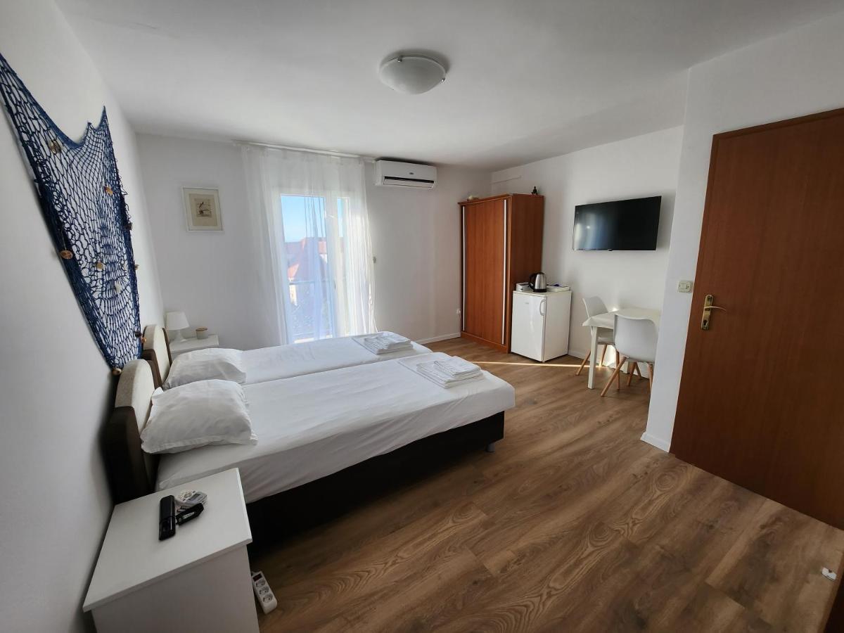 Apartmani Neva Supetar Εξωτερικό φωτογραφία