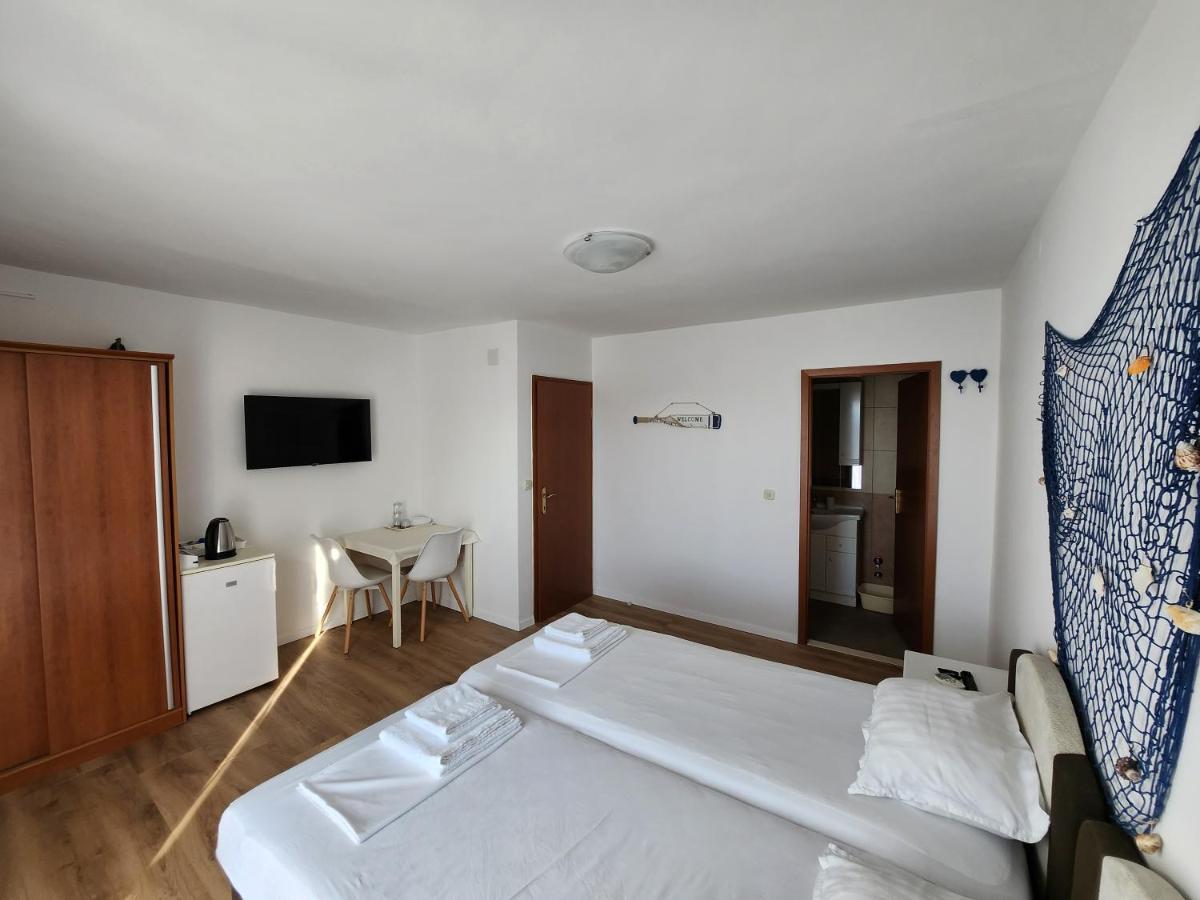 Apartmani Neva Supetar Εξωτερικό φωτογραφία