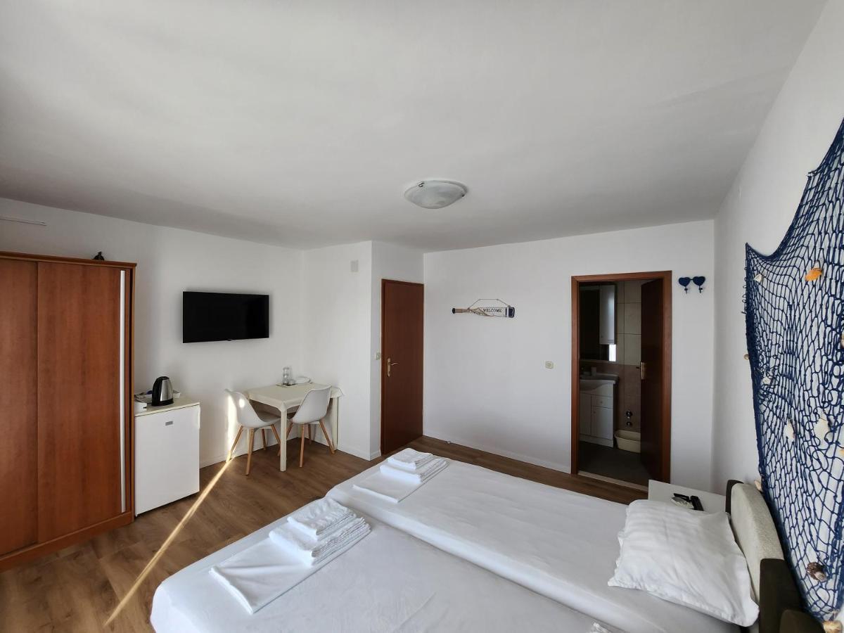 Apartmani Neva Supetar Εξωτερικό φωτογραφία