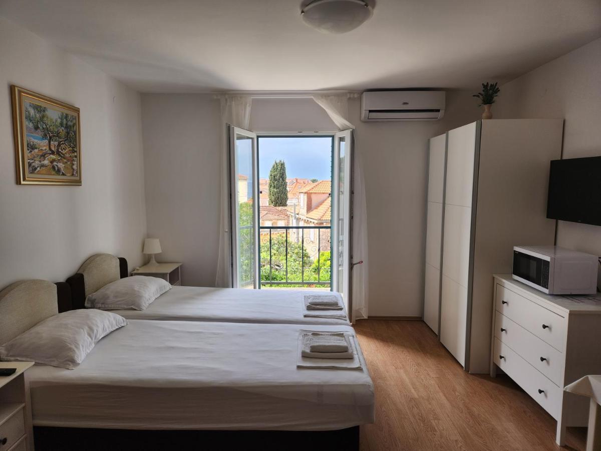 Apartmani Neva Supetar Εξωτερικό φωτογραφία