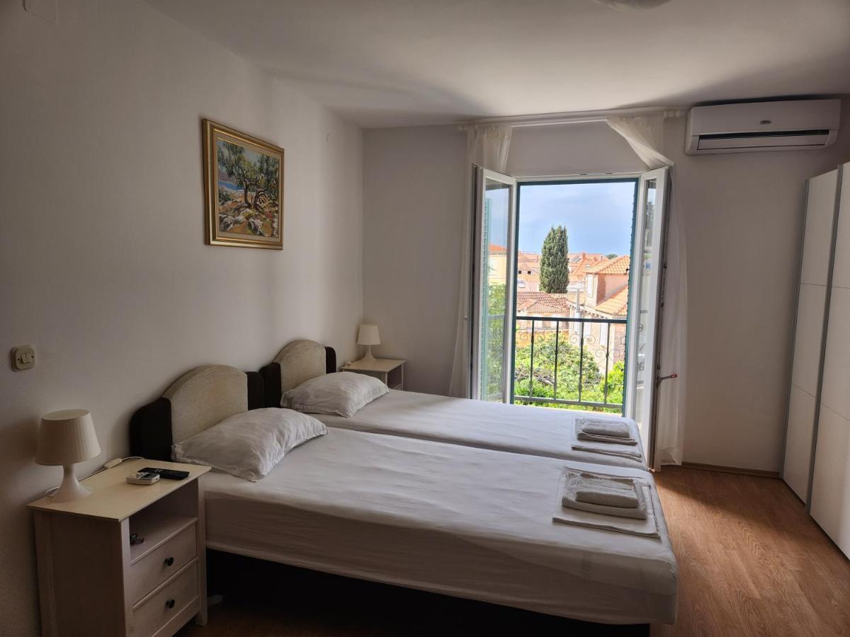 Apartmani Neva Supetar Εξωτερικό φωτογραφία