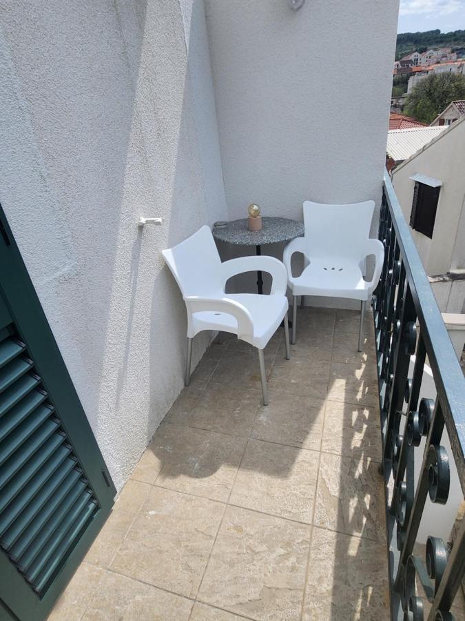 Apartmani Neva Supetar Εξωτερικό φωτογραφία