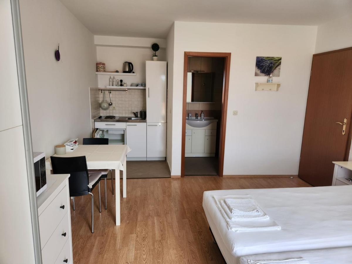 Apartmani Neva Supetar Εξωτερικό φωτογραφία