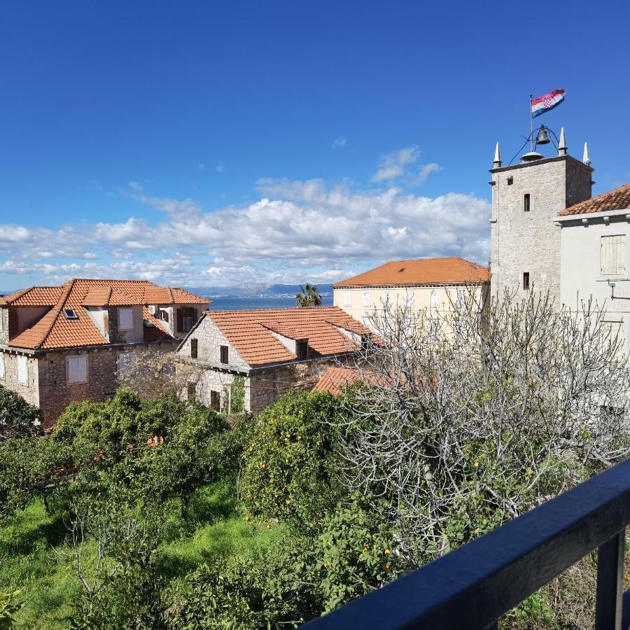 Apartmani Neva Supetar Εξωτερικό φωτογραφία