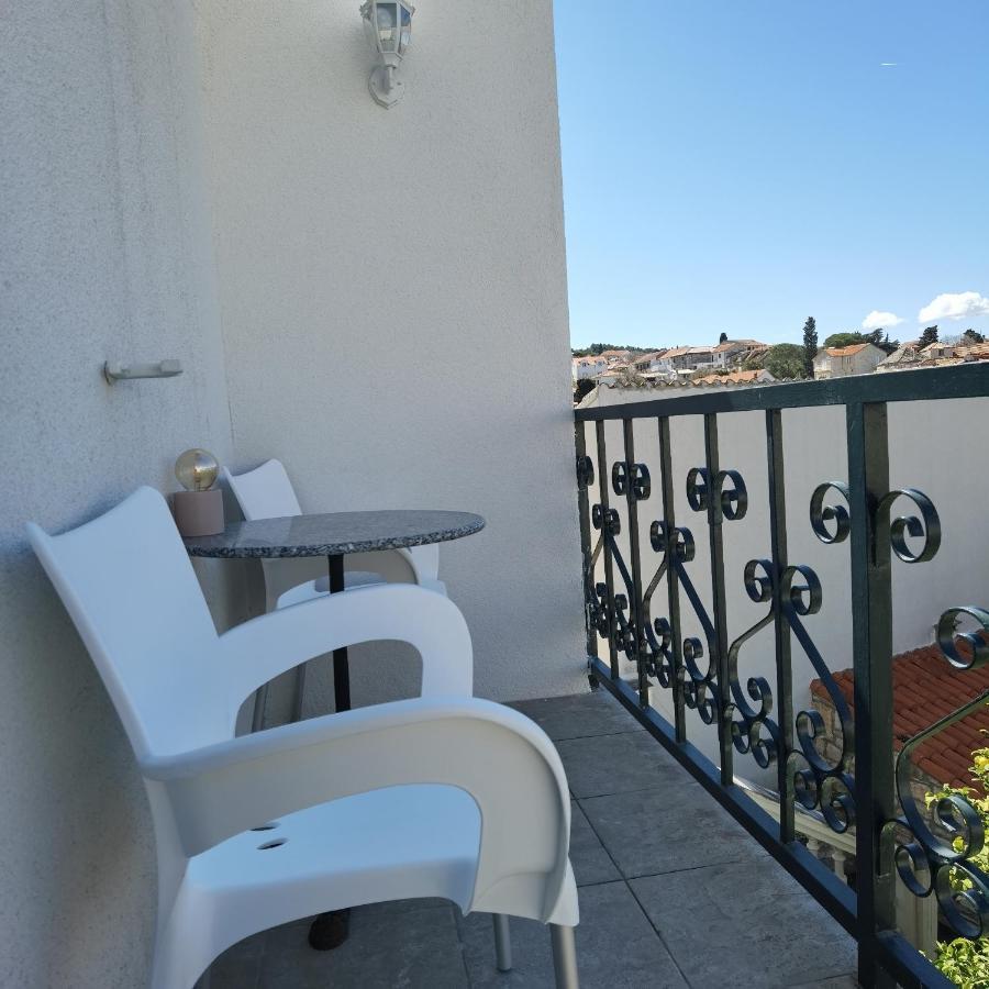 Apartmani Neva Supetar Εξωτερικό φωτογραφία