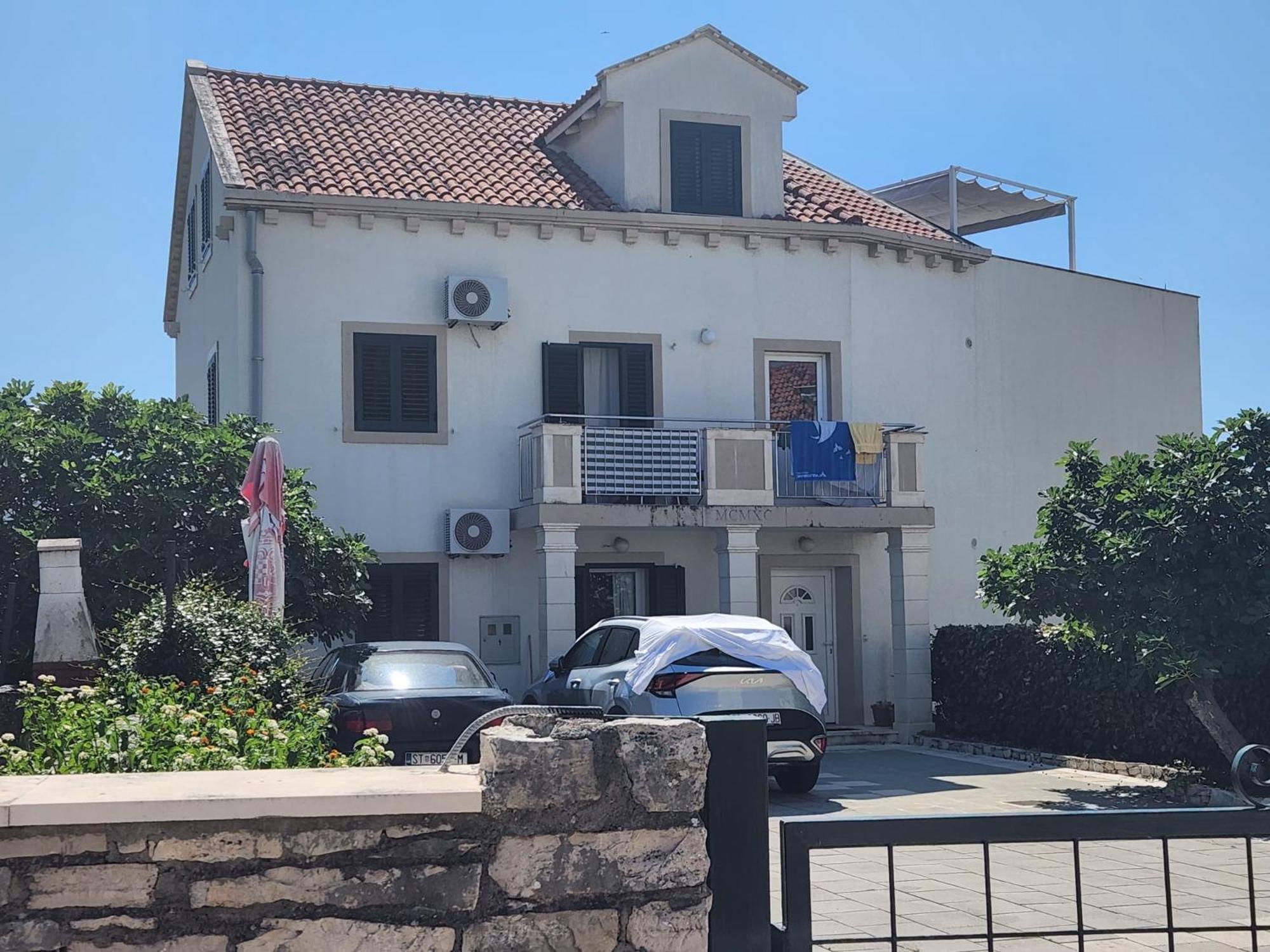 Apartmani Neva Supetar Εξωτερικό φωτογραφία