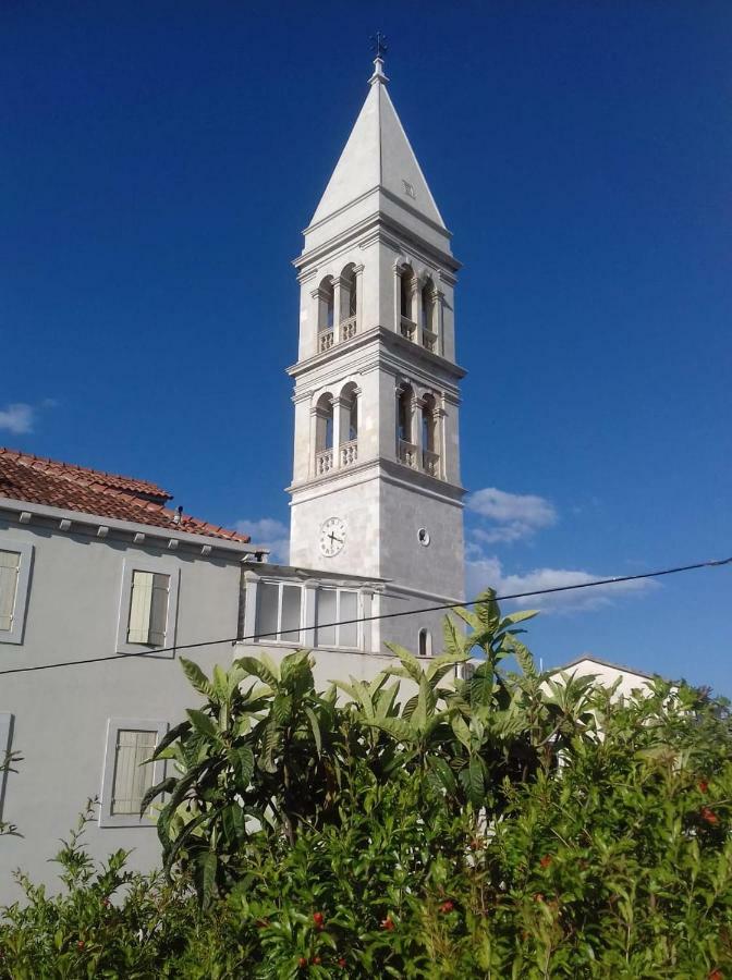 Apartmani Neva Supetar Εξωτερικό φωτογραφία